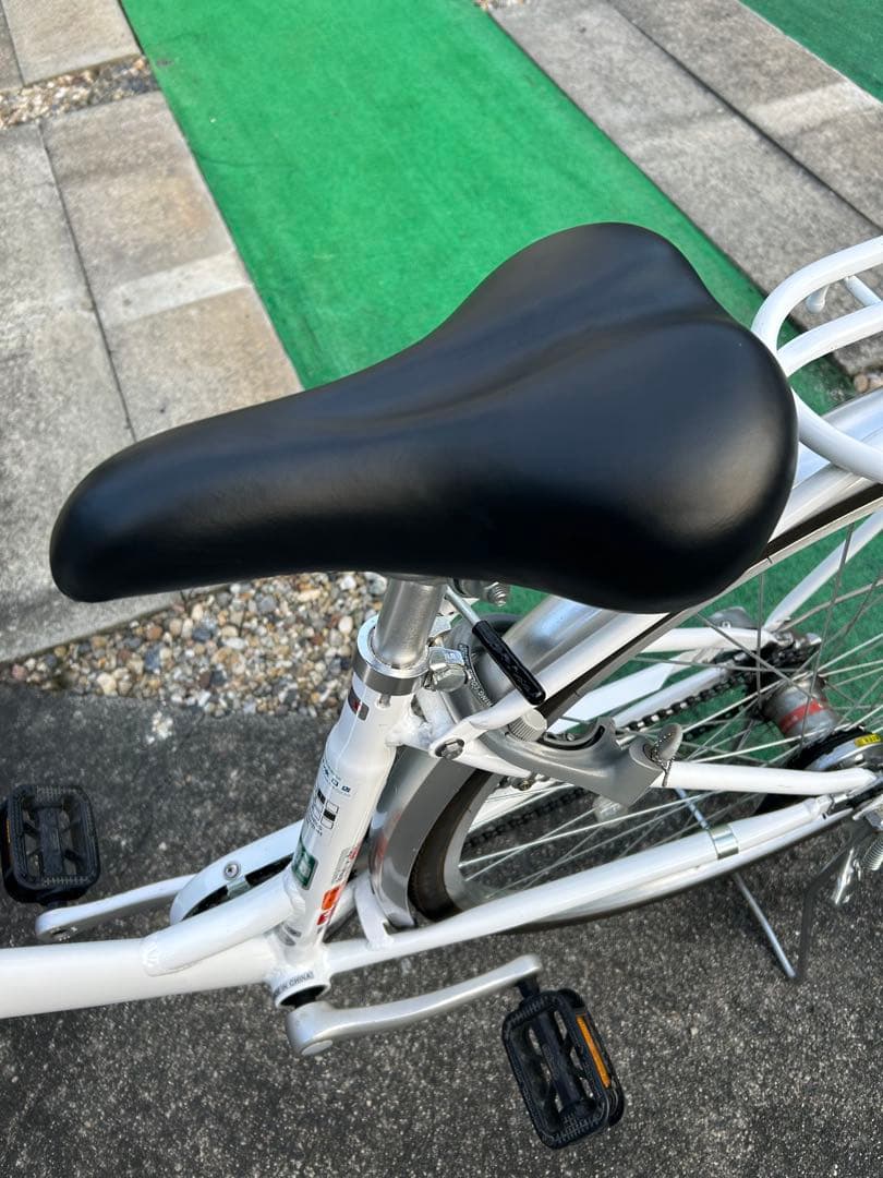 シティサイクル ホワイト フロントバスケット付き