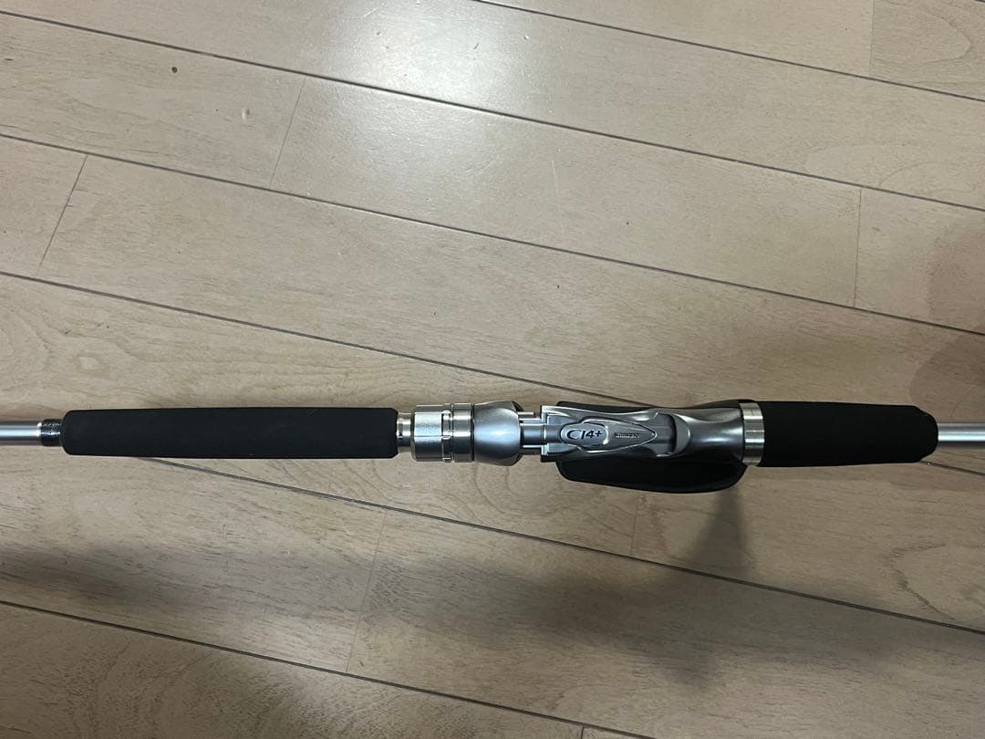 【美品】SHIMANOシマノ22リアランサー ヒラメ 64 M270/LEFT