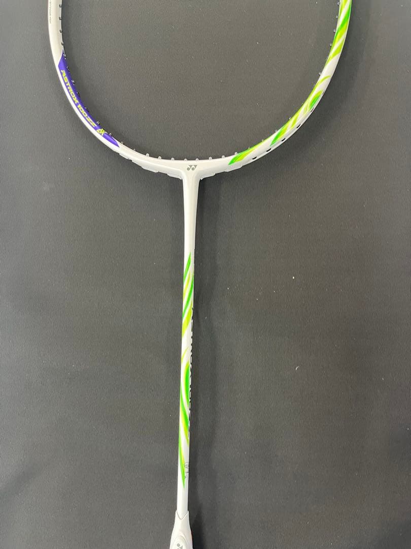 4ug6 アストロクス100ZVA 新品　バドミントン　ラケット