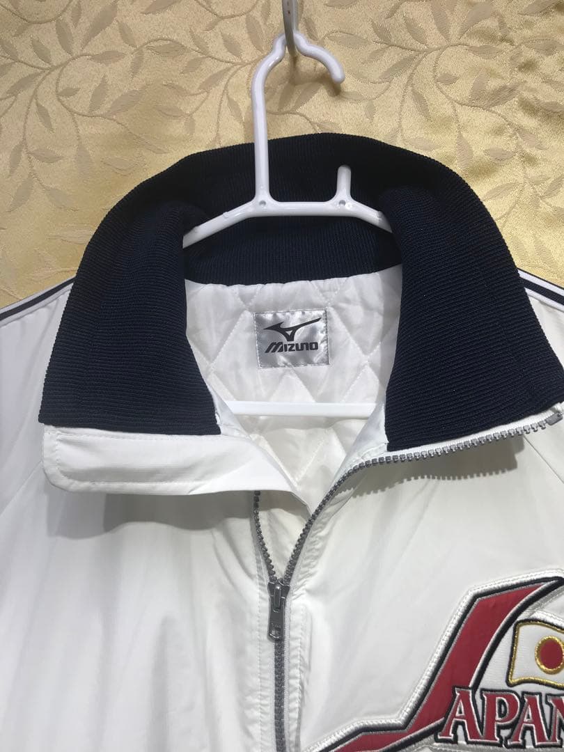 希少 美品 Mizuno 日本代表 ホワイト ウインドブレーカー 19上原浩治