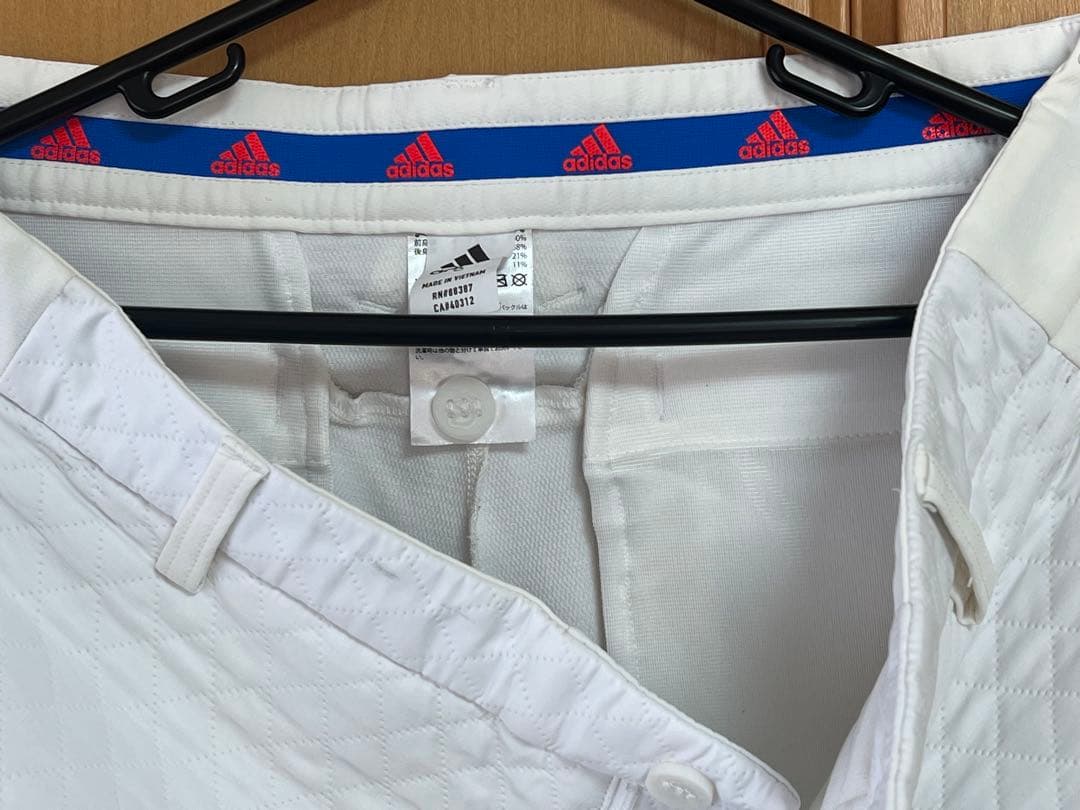 adidas ホワイト キルティングパンツ