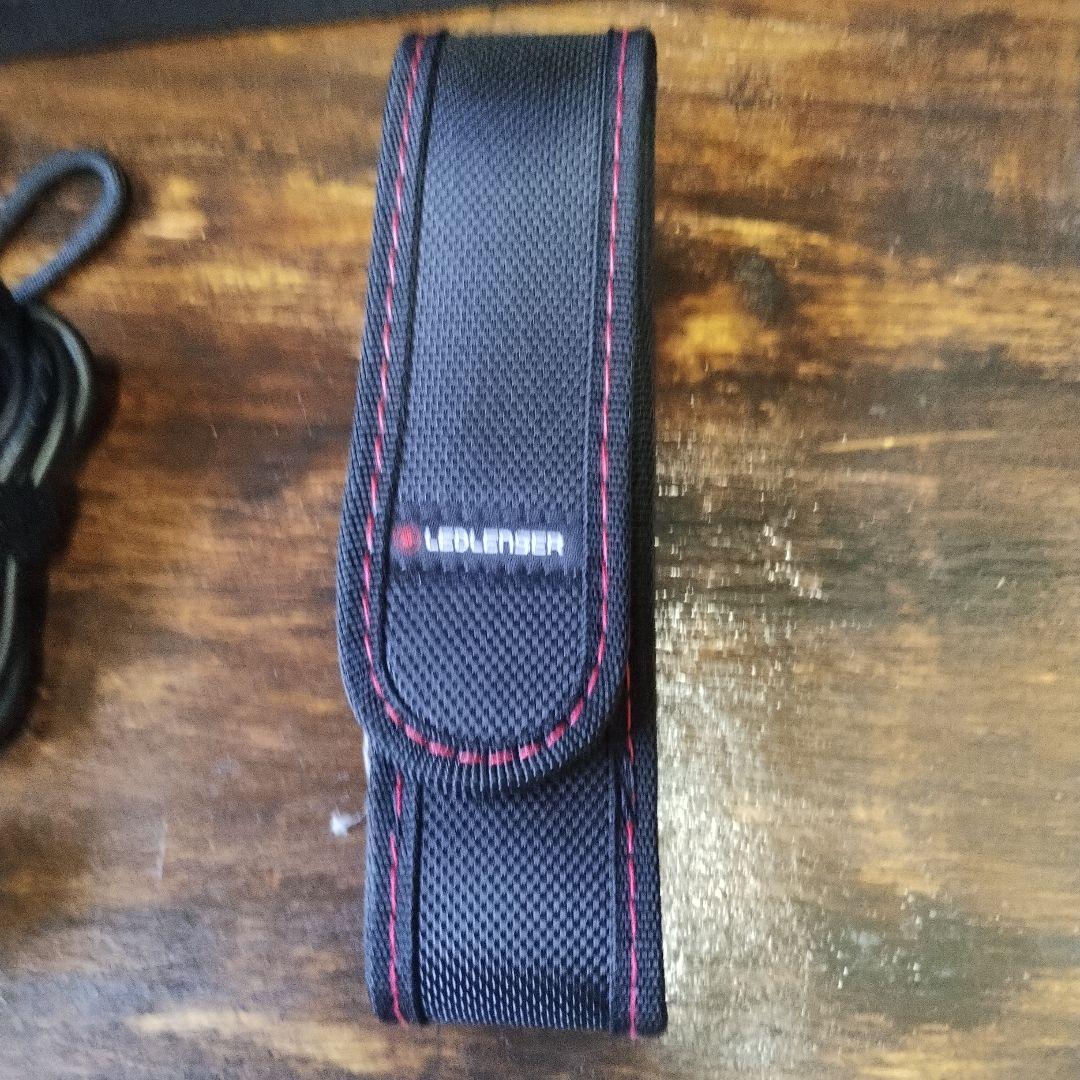 LEDLENSER 懐中電灯 充電器ホルダーケースストラップ付きNo1