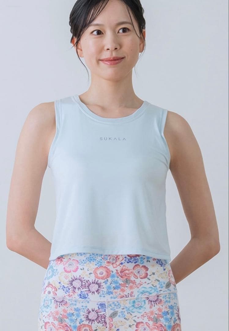 ✴︎新品未使用✴︎SUKALAカップ付きタンクトップMサイズ