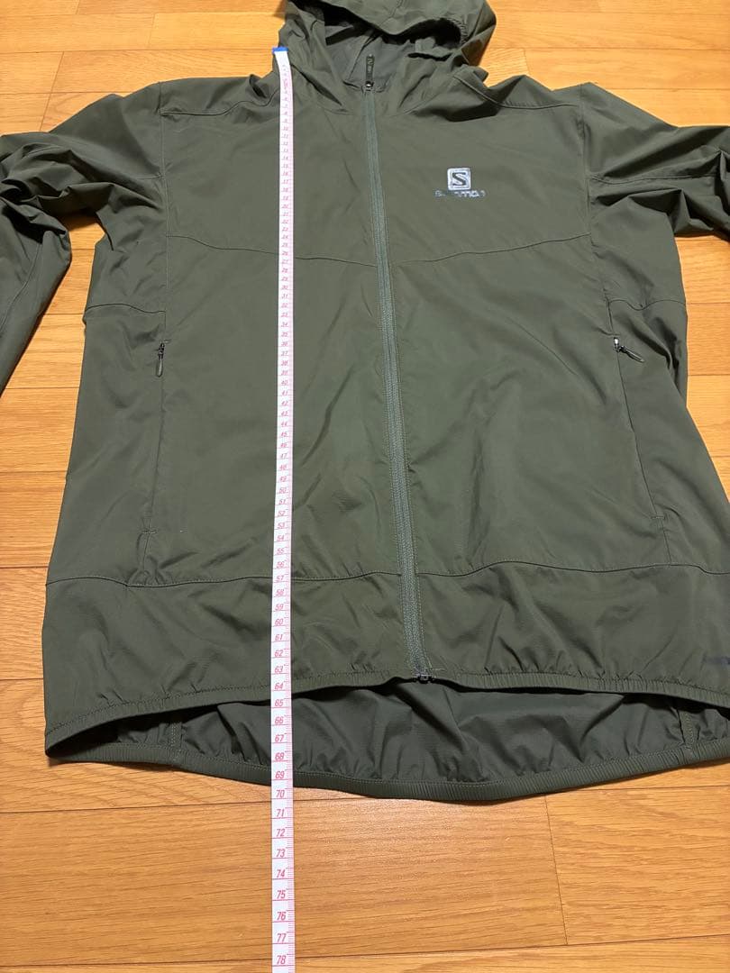 Salomon フード付きウィンドブレーカー M カーキ