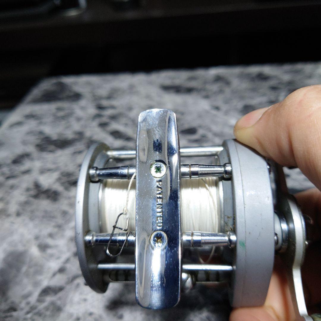フルーガー　pflueger シュープリーム　supreme