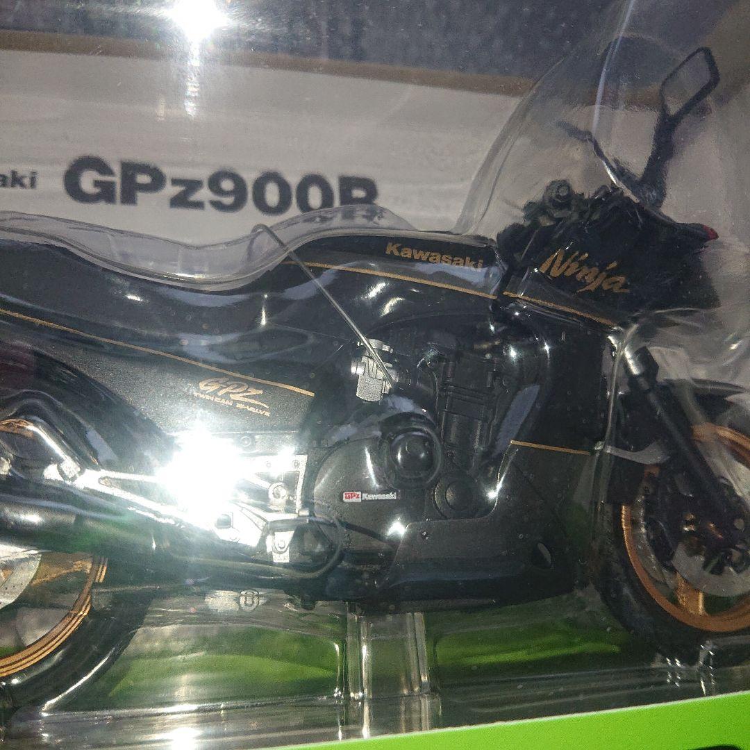 Kawasaki GPz900R 1/12スケールダイキャストバイク　黒/金
