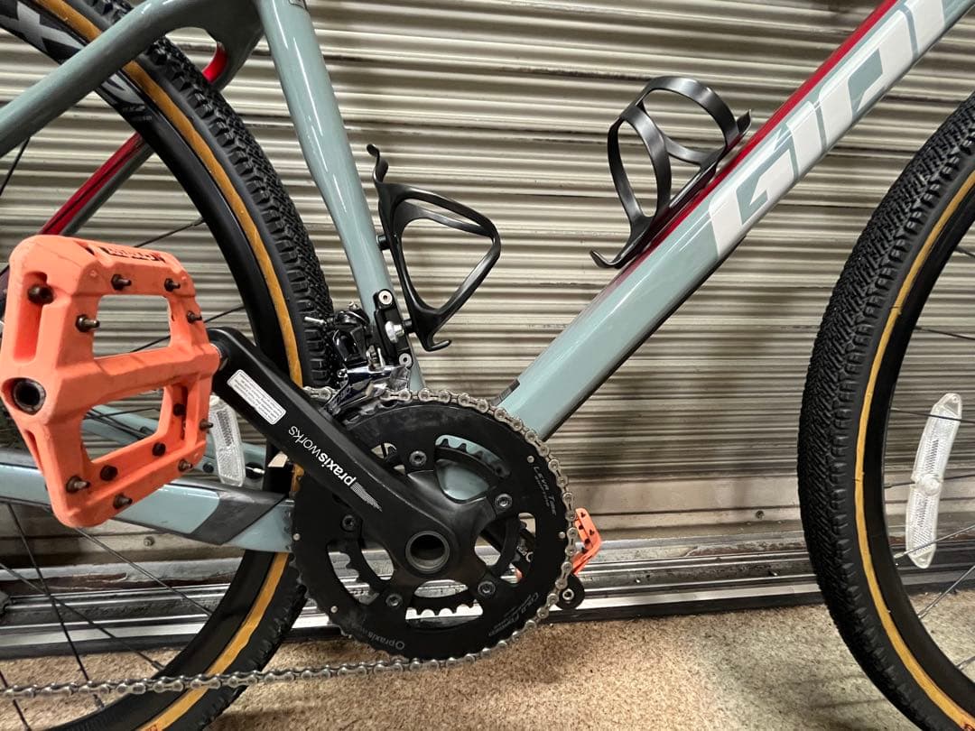 自転車本体 GIANT REVOLT ADVANCED 2