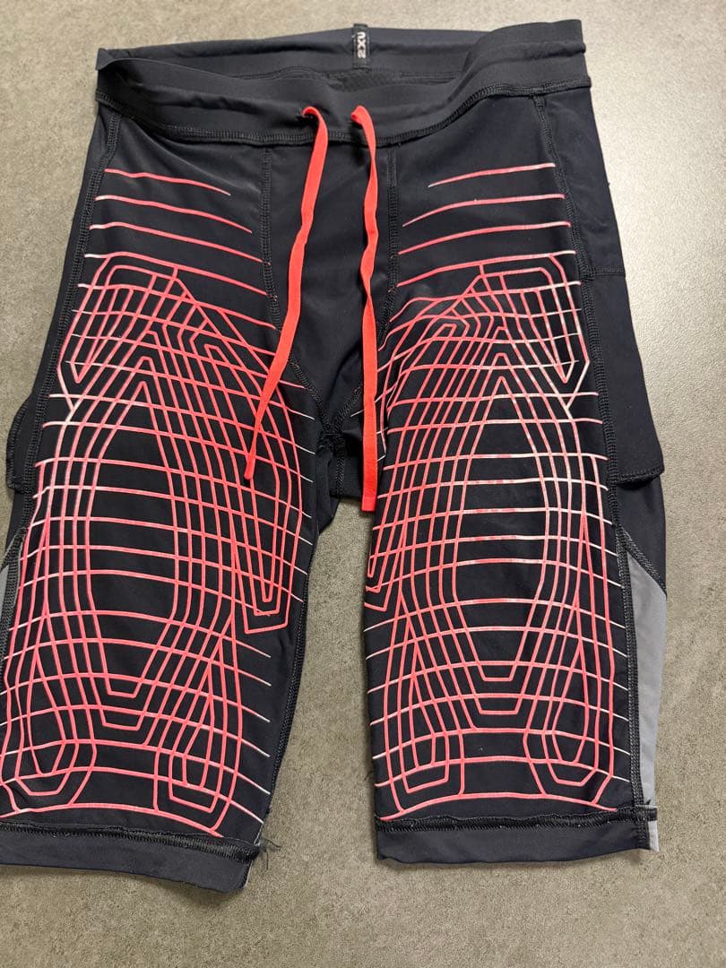 2XU ライトスピード リアクト コンプレッションショート MA7050B