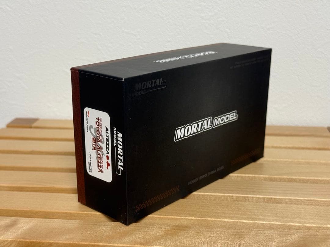 Mortal model 1/64トヨタ ALTEZZA GITA (白)