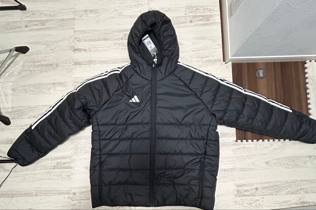 【新品タグ付き】アディダスTiroウインタージャケットUS2XL(JP6XL)