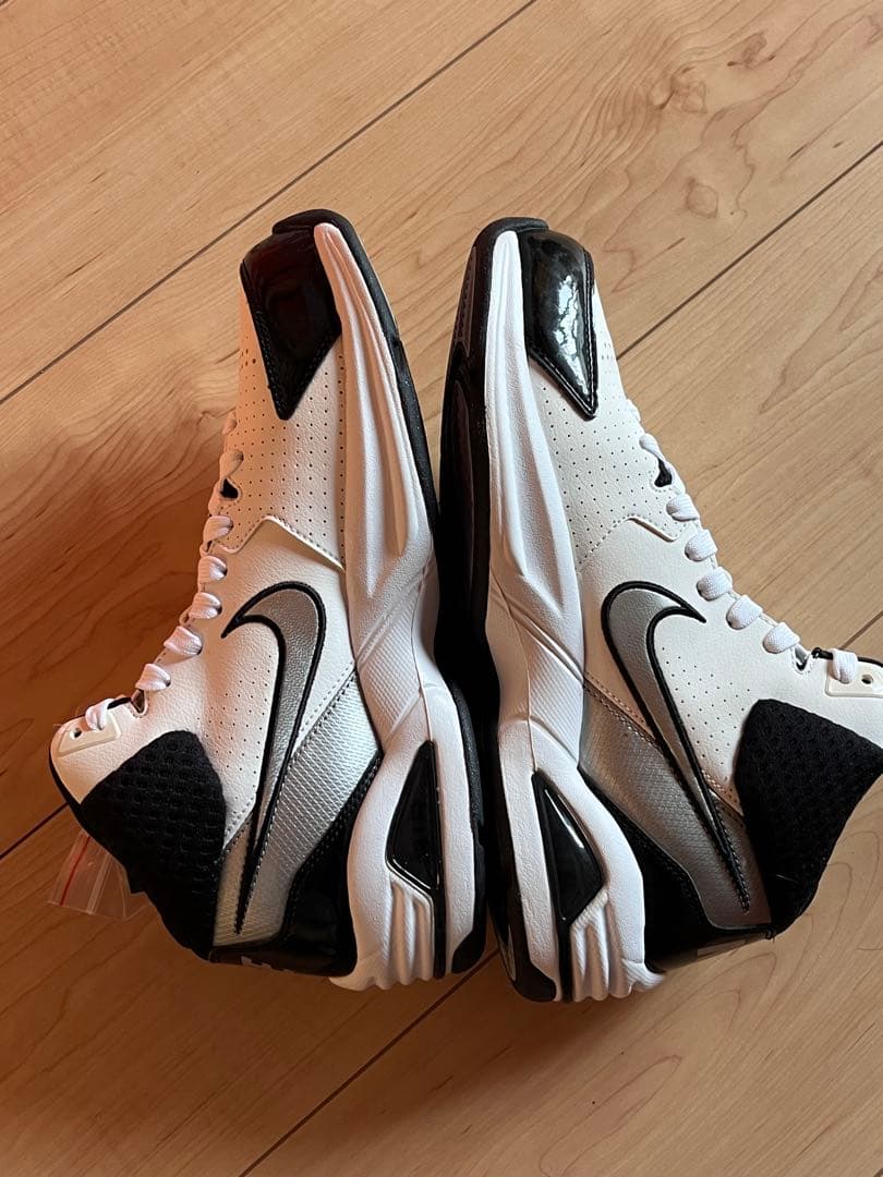 NIKE AIR スニーカー 新品タグ付 軽量 通気性25.5cm 箱付
