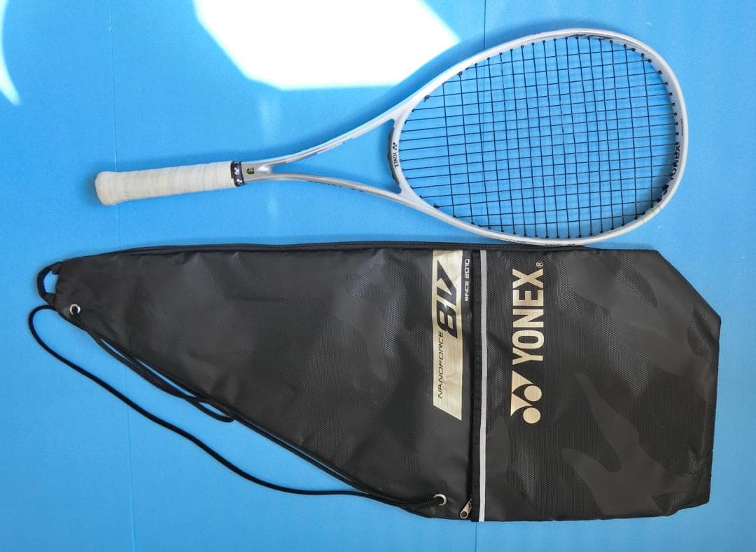 【美品】名器　YONEX ヨネックス NANOFORCE 8V 白 ソフトテニス