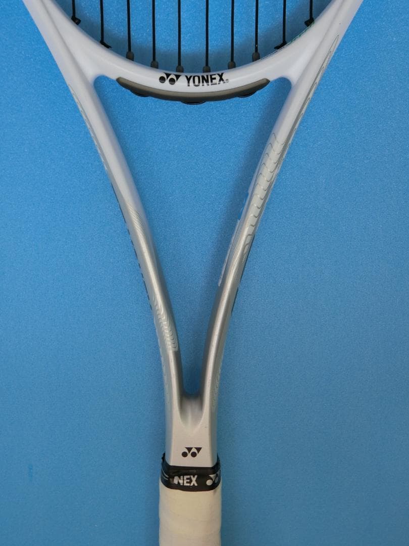 【美品】名器　YONEX ヨネックス NANOFORCE 8V 白 ソフトテニス