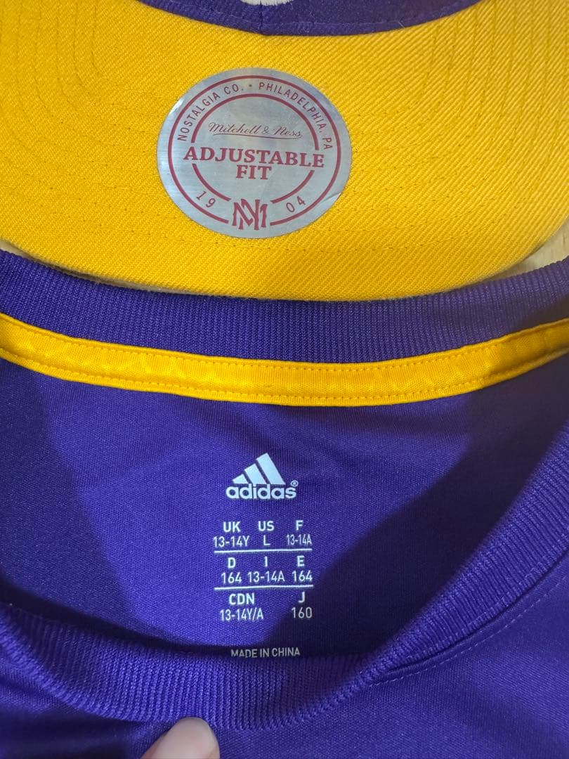 NBA レイカーズキャップ&トレーニングTシャツ&キャバリアーズパーカー