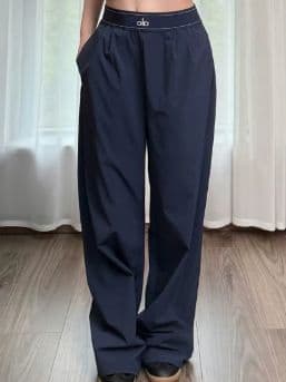 alo レディース パンツ ネイビー Sサイズ 試着のみ 未使用に近い