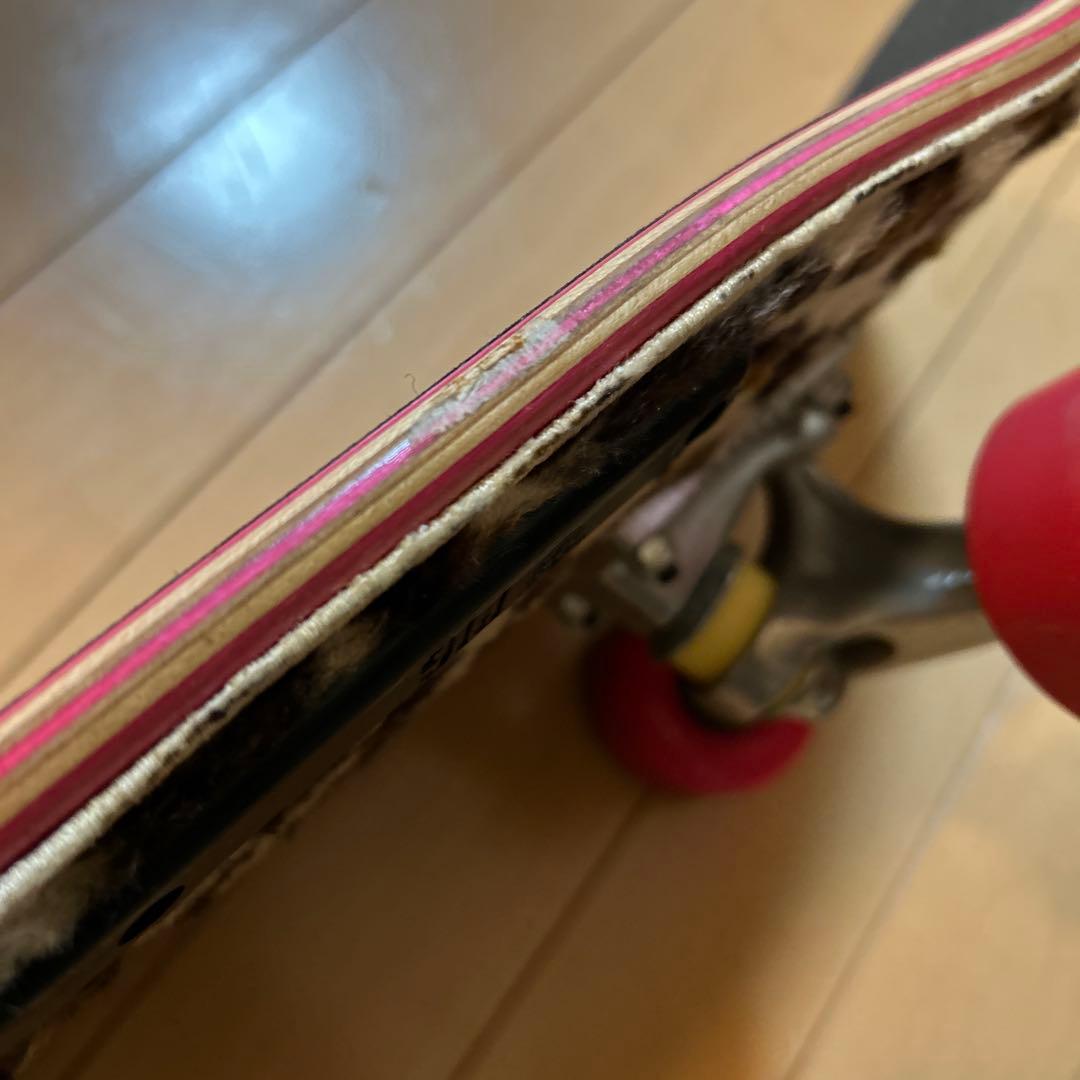 美品 enjoin スケートボード（デッキ裏面 ヒョウ柄カーペット）