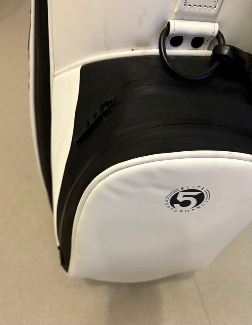 Titleistエリートパフォーマンス５ステイドライ キャディバッグ ホワイト白