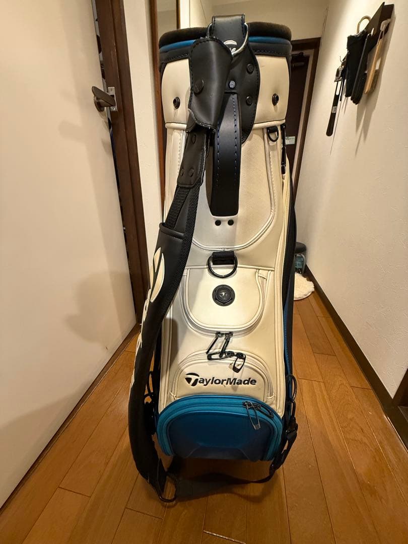 TaylorMade SIM2 キャディバッグ