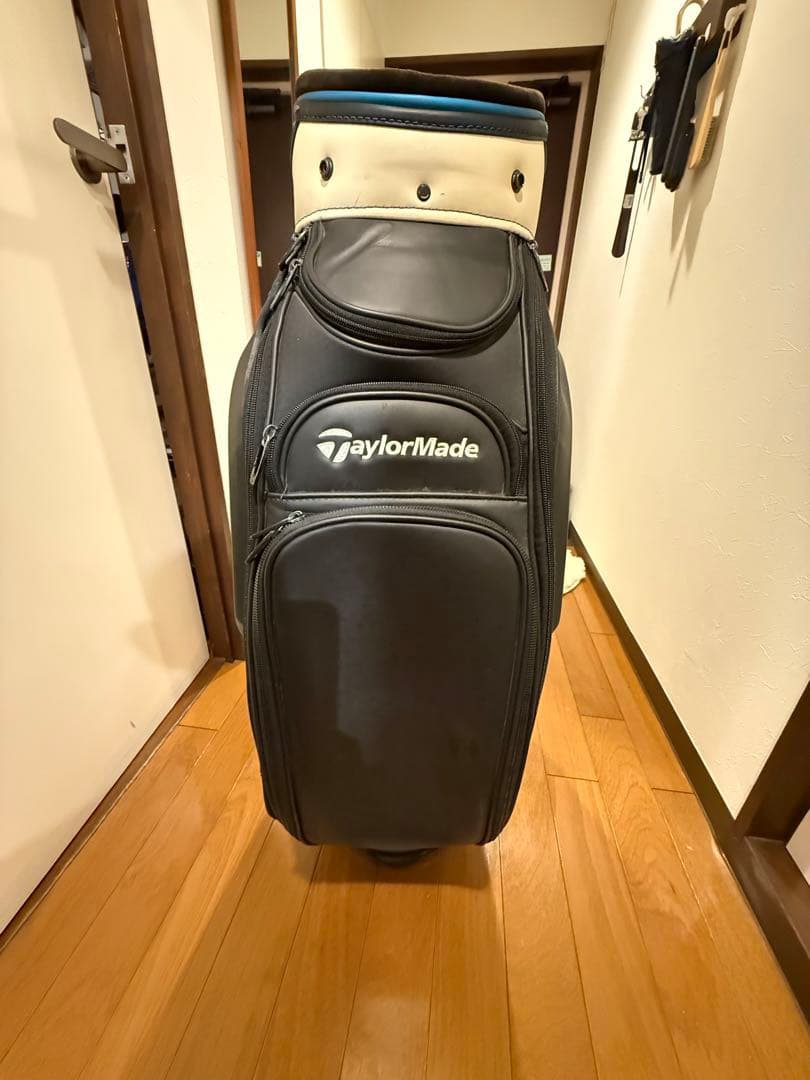 TaylorMade SIM2 キャディバッグ