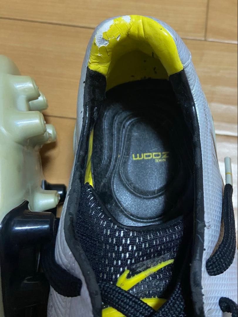 サッカースパイク　トータル90 Zoomレーザー　新品！！　早い者勝ちです。