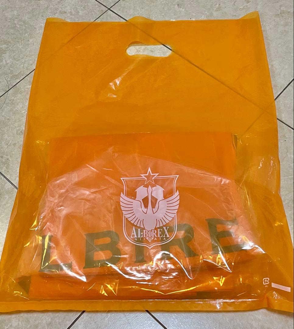 【新品・未使用】アルビレックス新潟 2025全選手サイン入りサポーターズTシャツ