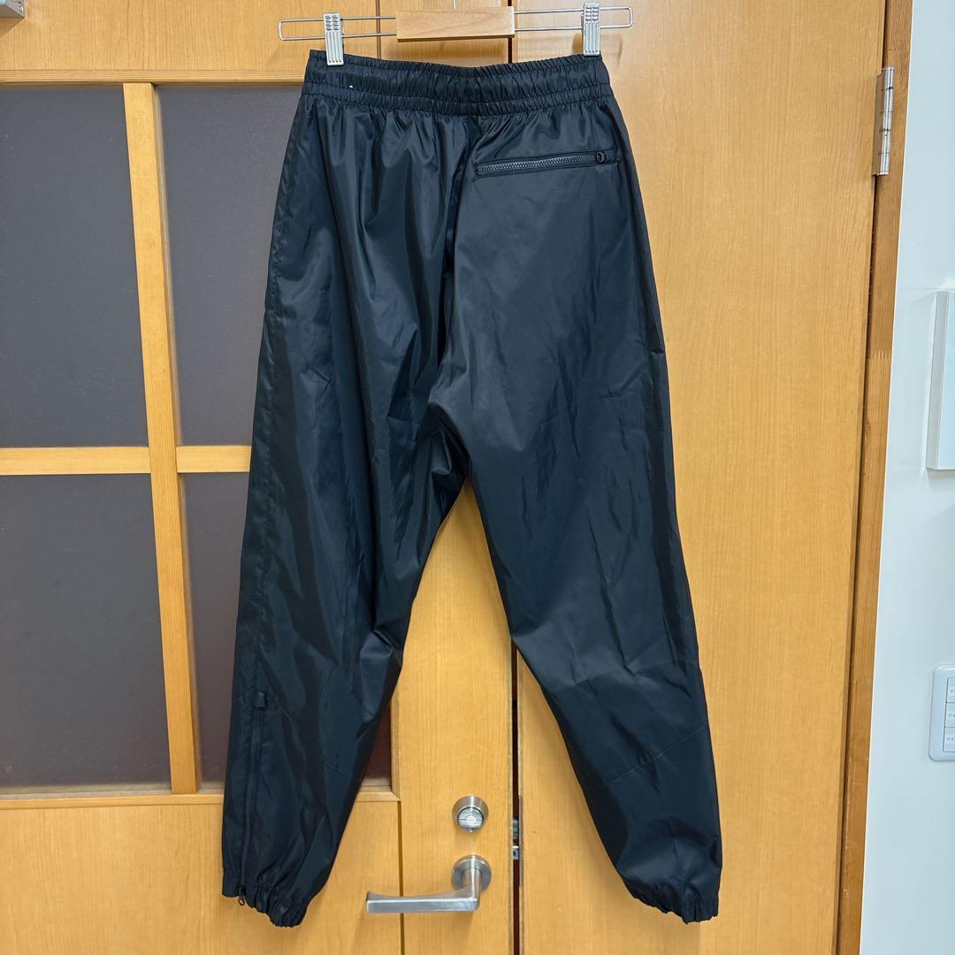 新品　NIKE ウーブンパンツ　ウィンドランナー　長ズボン　ナイロンパンツ