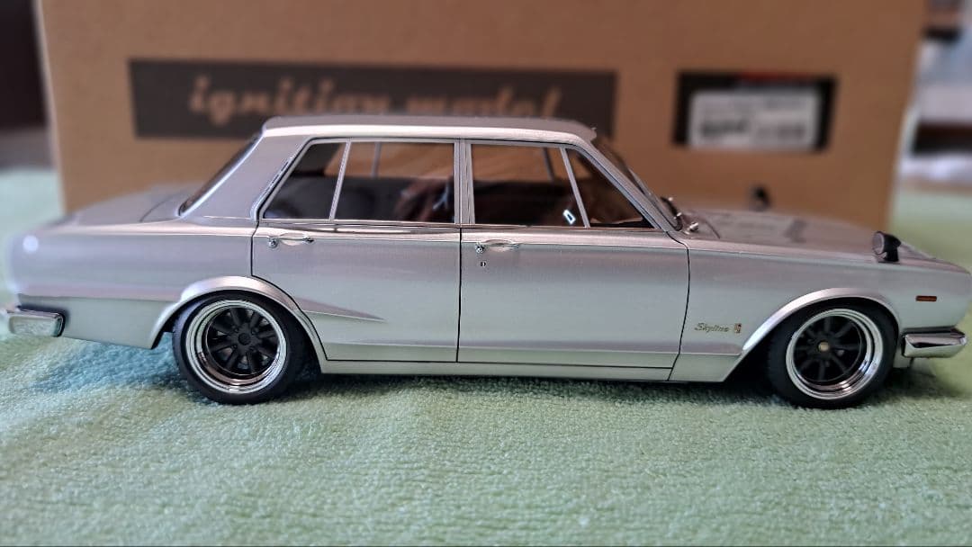 1/18 Ignitionmodel Skyline 2000GT-R シルバー
