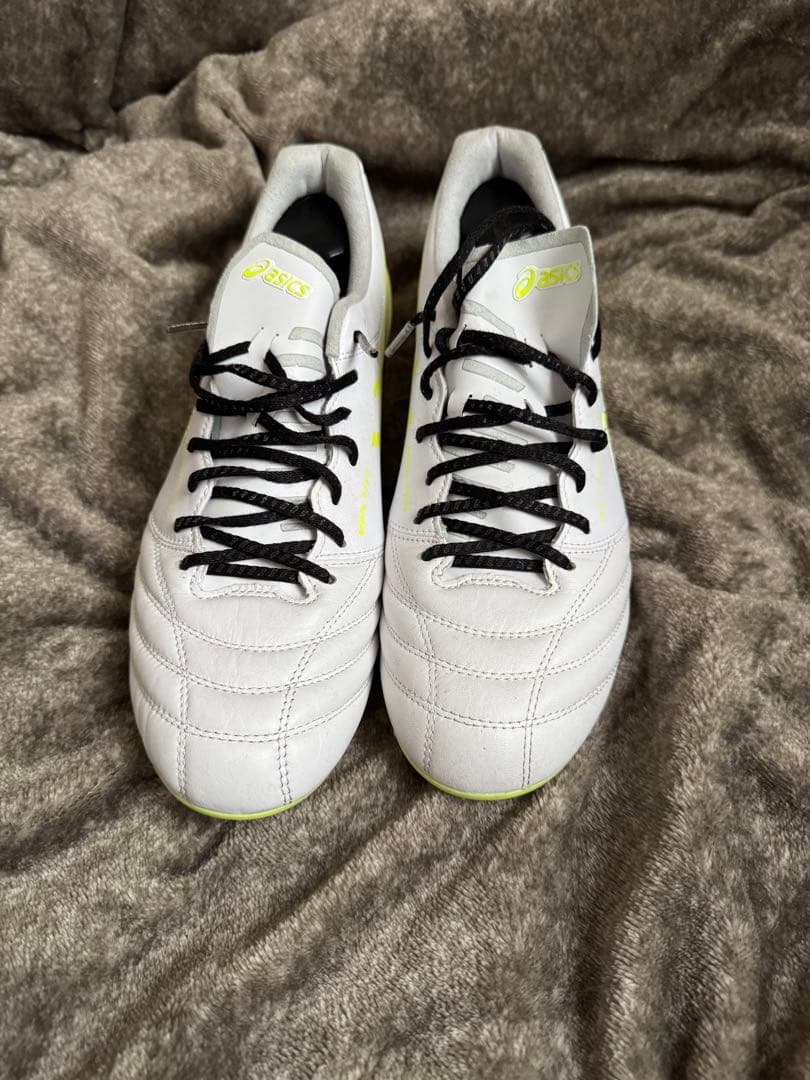 asics サッカーシューズ ホワイト/イエロー