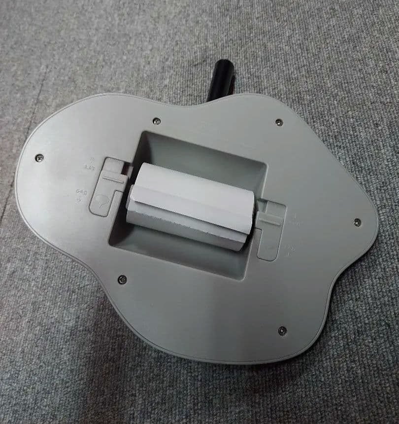 はぐれメタル型　粘着クリーナー(コロコロ)
