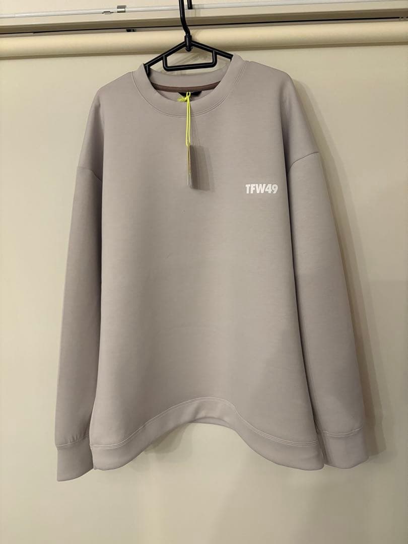 TFW49 XL グレー スウェットシャツ 新品未使用