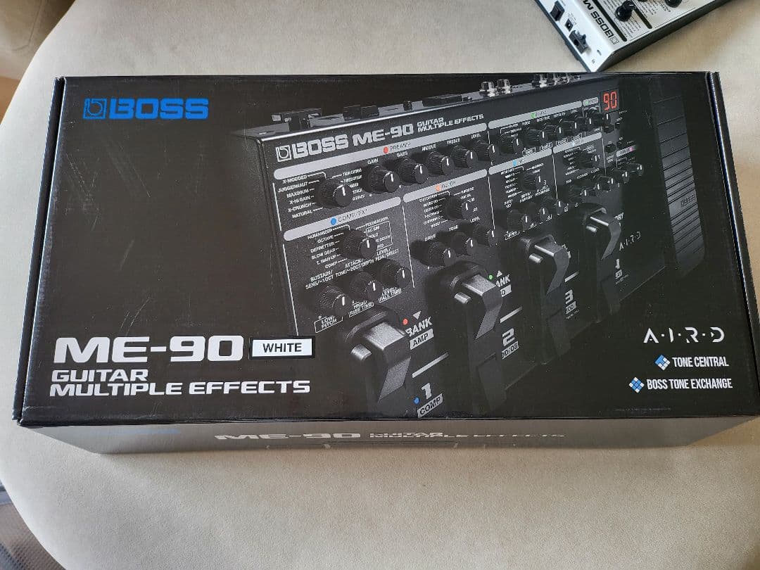 『美品』BOSS ME90 WHITE電源アダプター、箱付き　マルチエフェクター