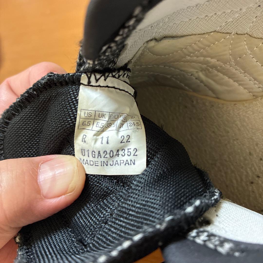 右踏切り高跳びMizuno スパイクシューズ　24.5
