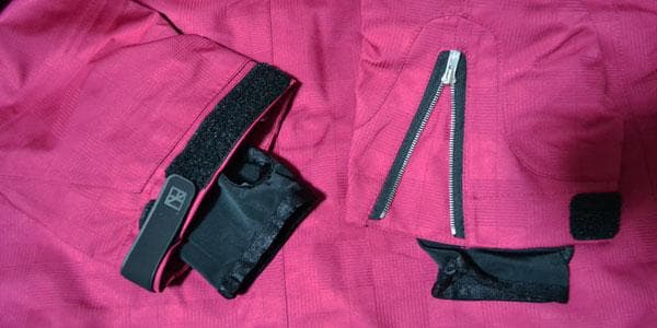 国内正規品■最高峰モデル■スノーボード ウェア■メンズSサイズ■ネオン