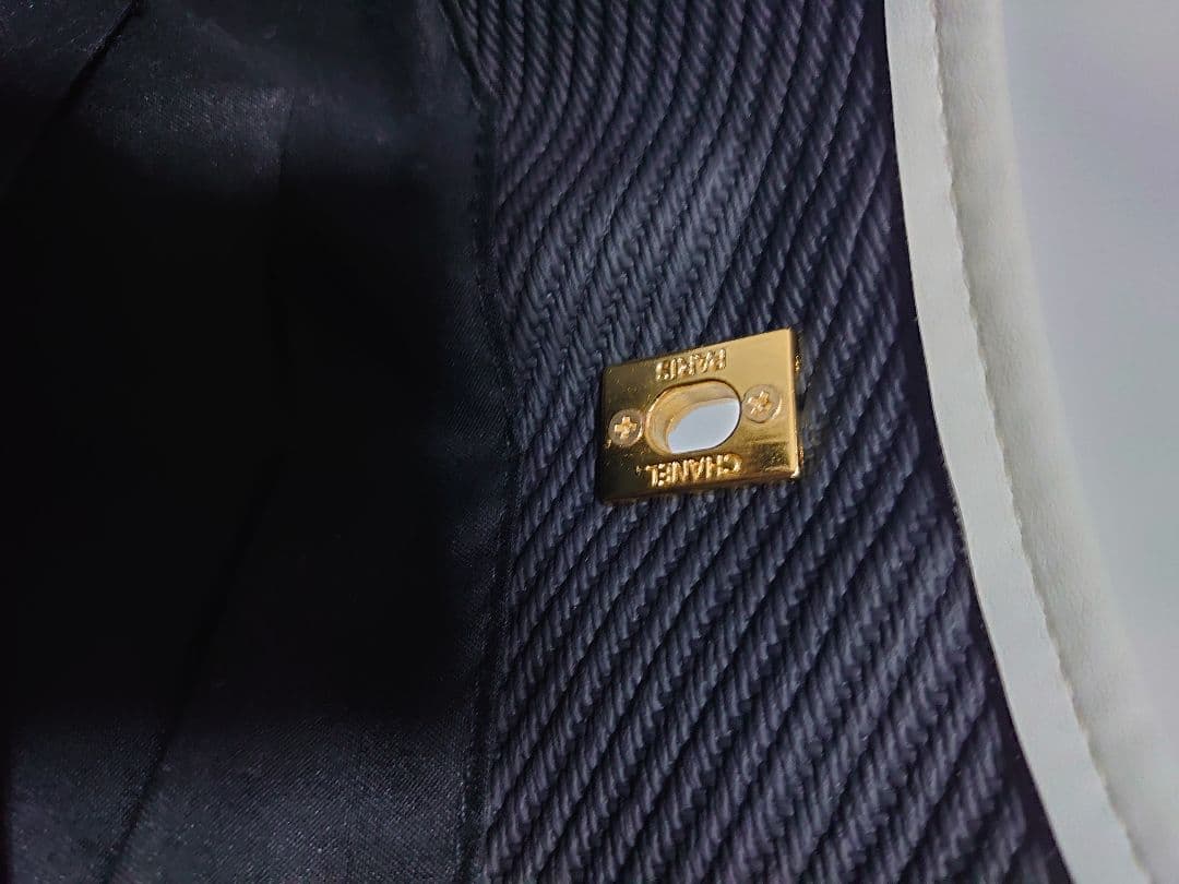 CHANEL　チェーントートバッグ ポーチ付き
