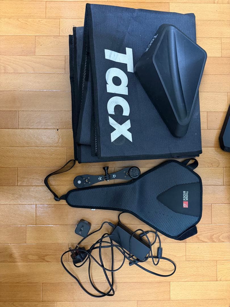 Tacx T2800 Neo Smart サイクルローラー 各種付属品付き