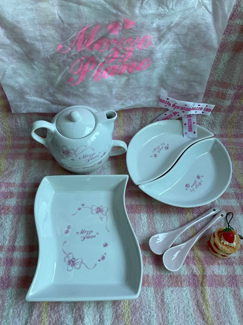 メゾピアノ　初期　ノベルティ　ティーポット　カップ　お皿　スプーン　お茶会セット