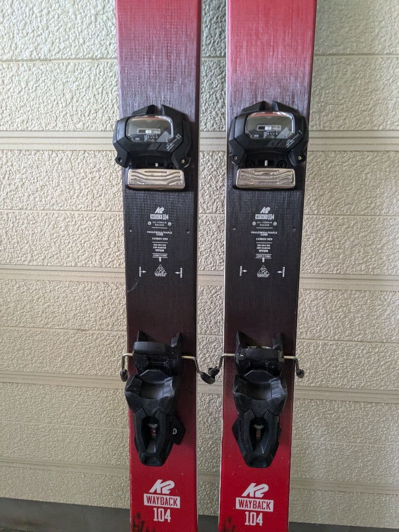 K2 Wayback 104 スキー板 赤　スポーツ　リフト券　雪　ゲレンデ