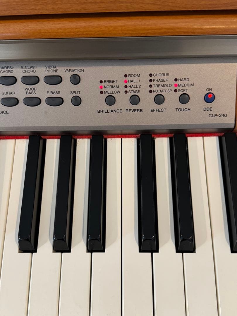 ヤマハ　Clavinova CLP-240C 電子ピアノ