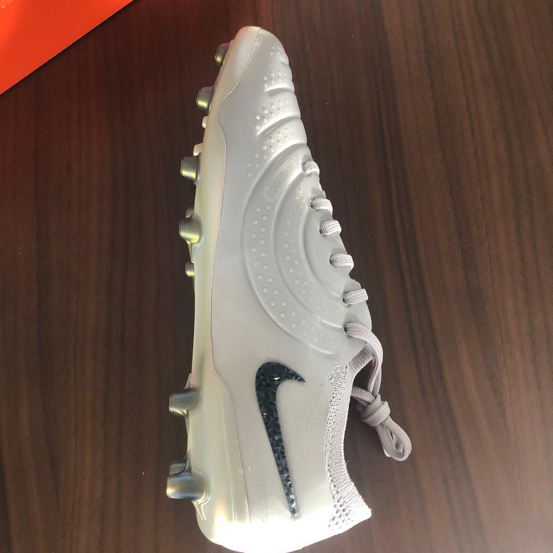 Nike サッカーシューズ グレー　23.5