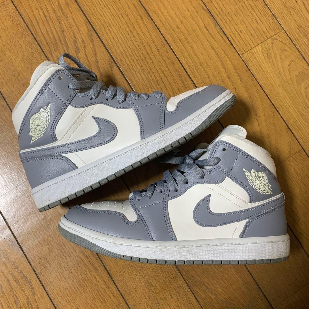 シューズ(女性用) Nike Women's Air Jordan 1 Mid Grey/Sail