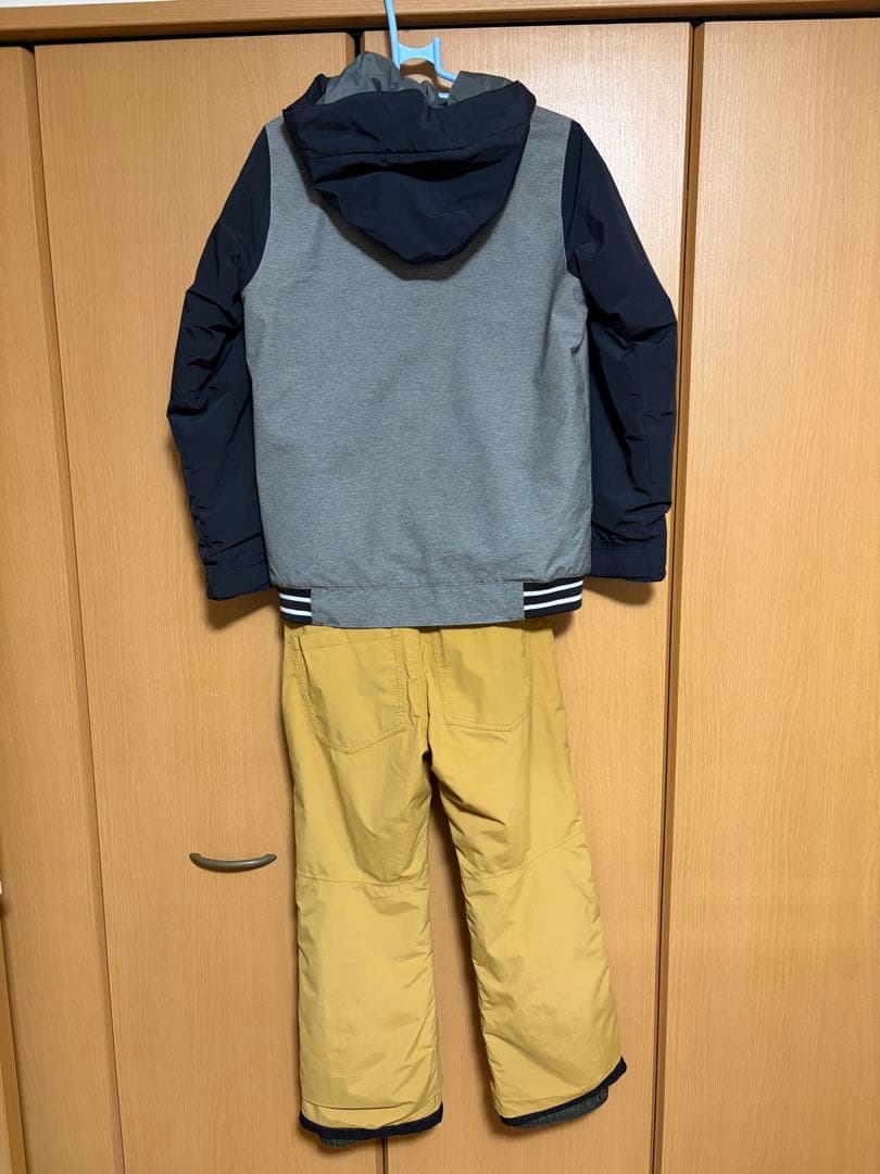 Burton キッズ　スノーボードウェア上下セット