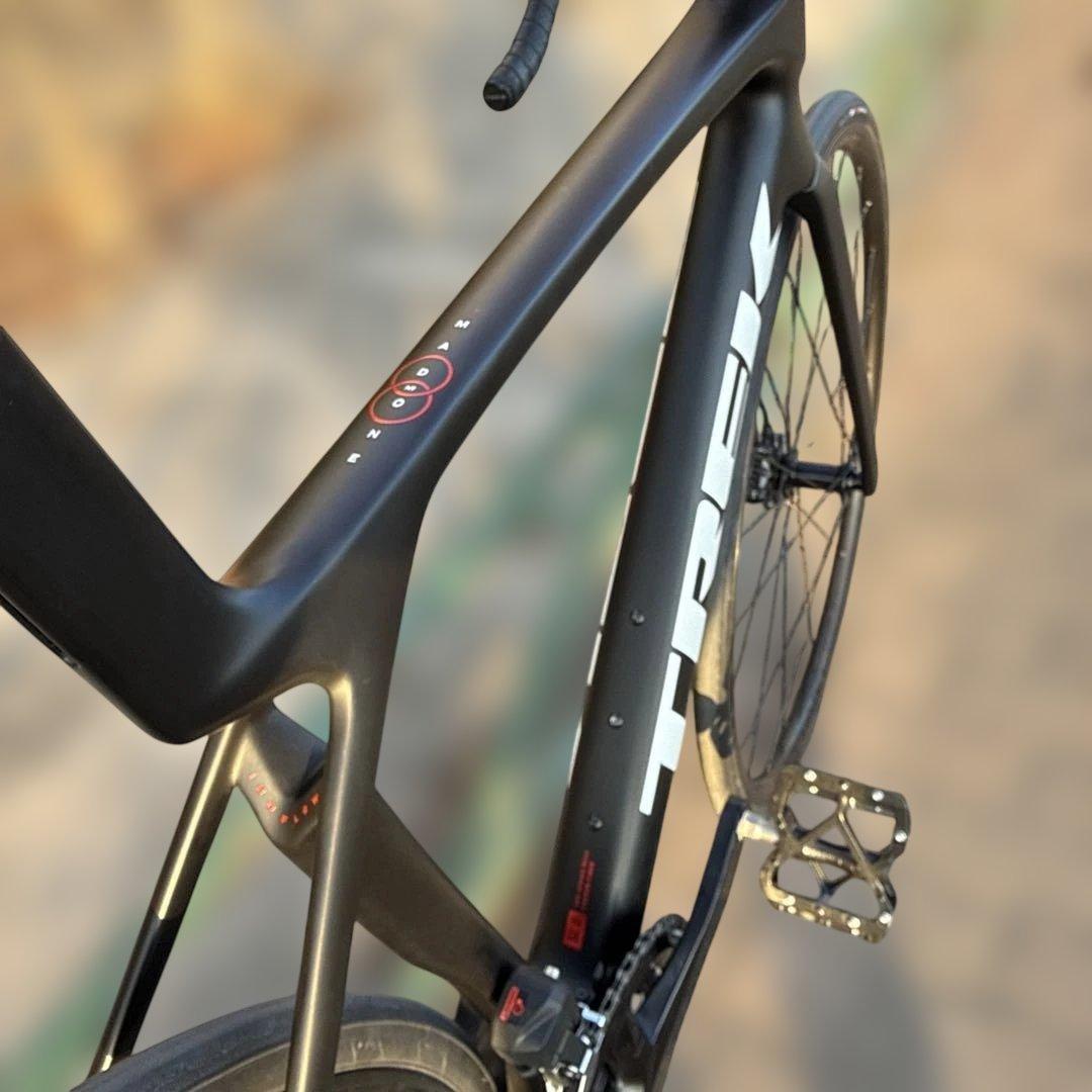 【美品】TREK Madone Gen8 105 Di2 Mサイズ SL6相当