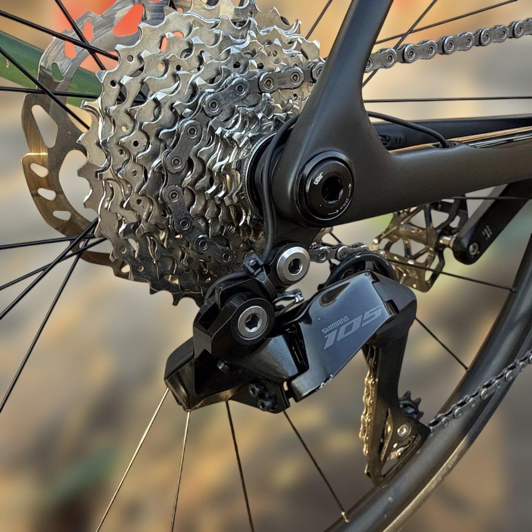 【美品】TREK Madone Gen8 105 Di2 Mサイズ SL6相当
