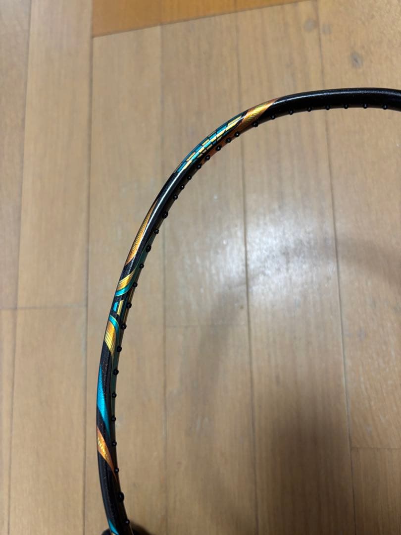 アストロクス88Dpro ゴールド　廃盤バドミントンラケット　4UG5