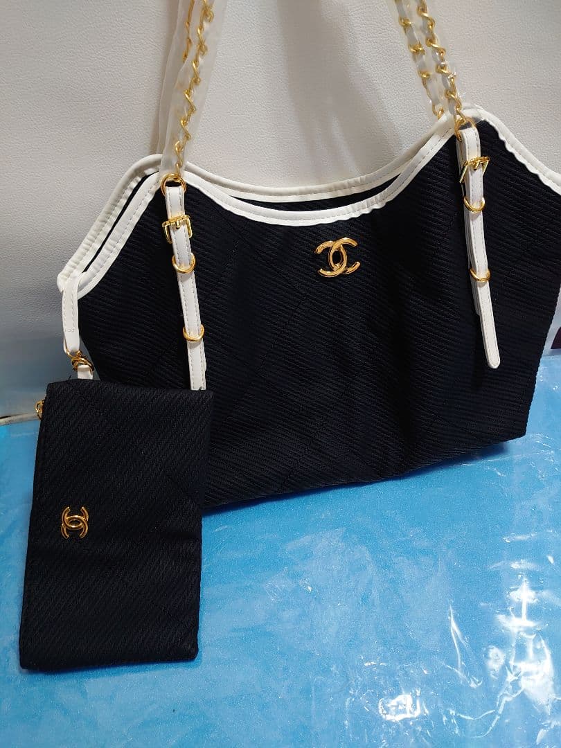 か*ん様 CHANEL トートバッグ ポーチ付き　チェーントートバッグ 　ノベル