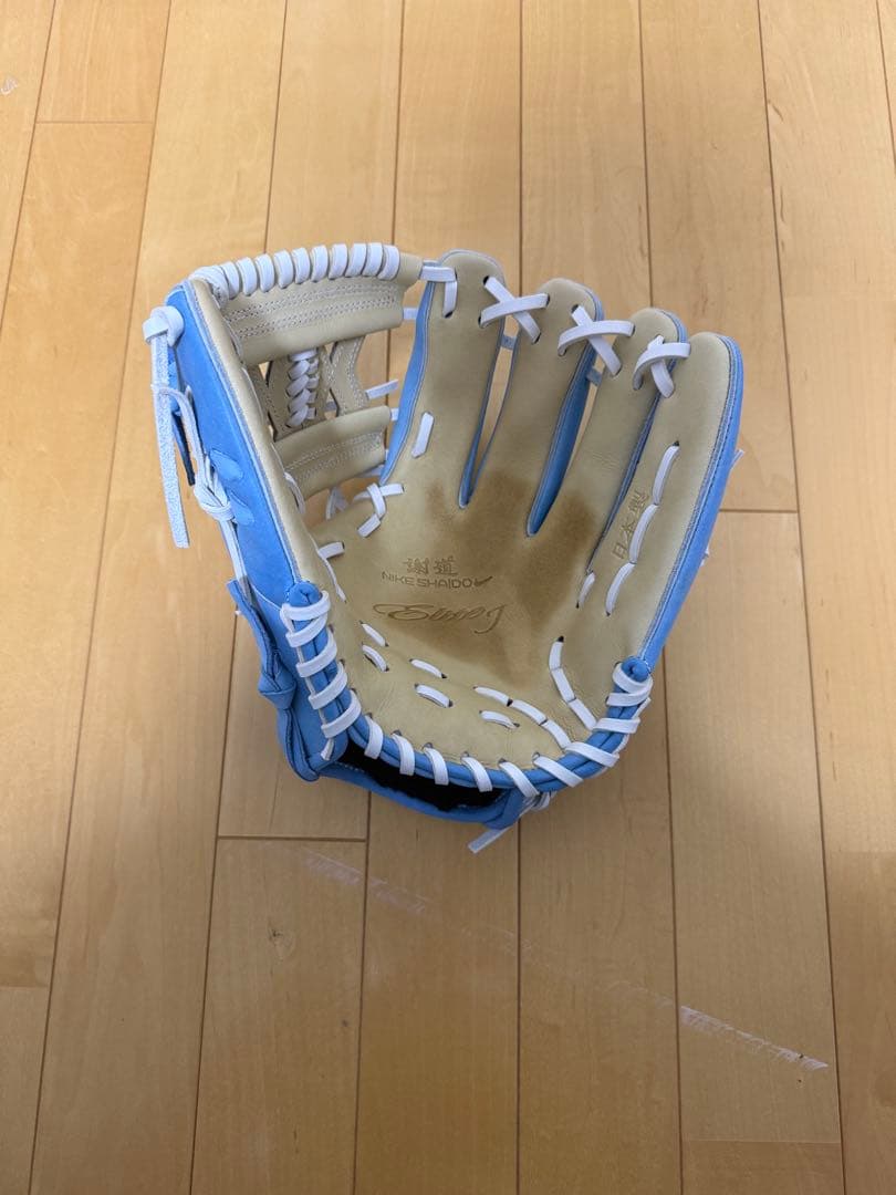 ナイキ 硬式グローブ 150個限定販売