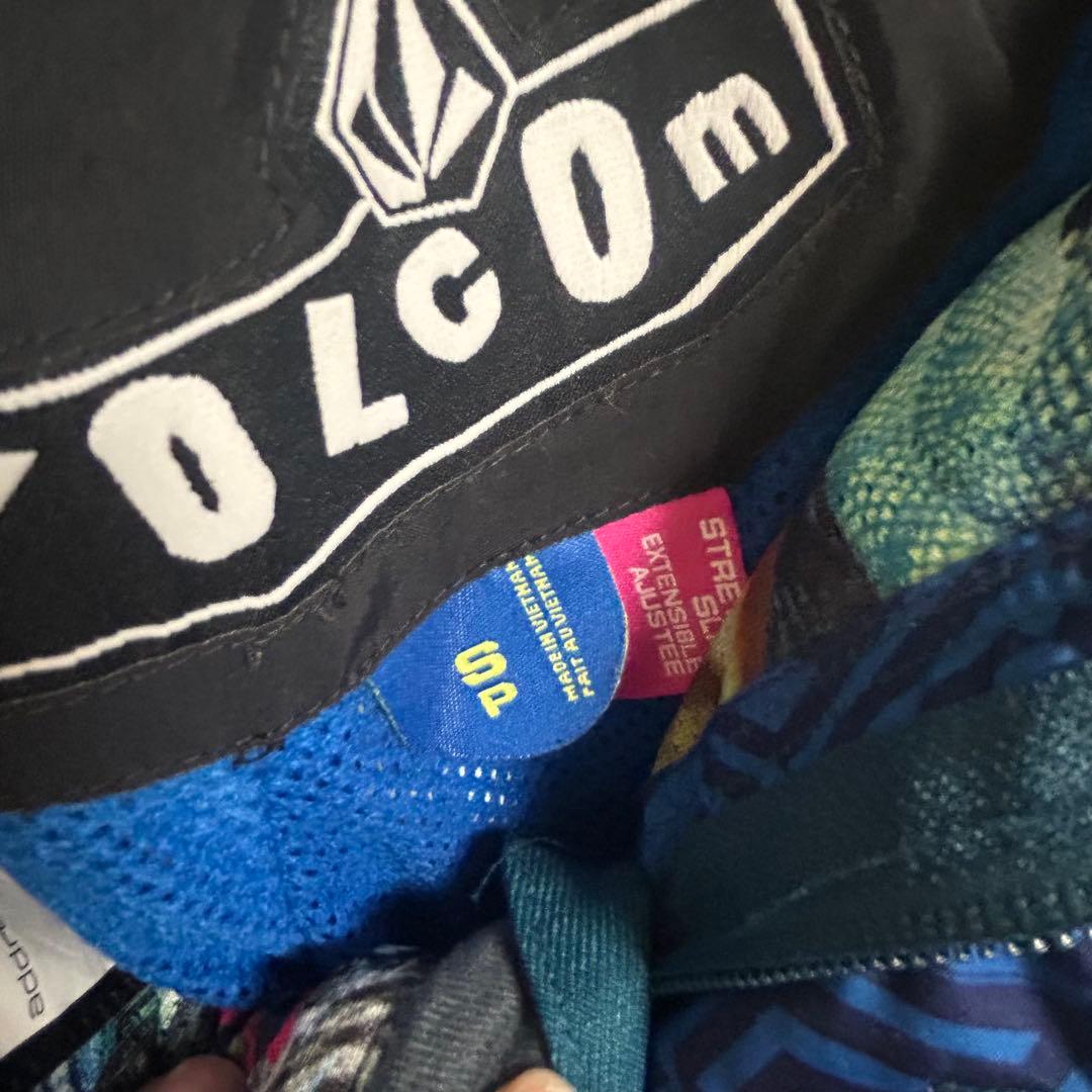 volcom ボルコム　スノボウェア　レディース　総柄　上下セット　Sサイズ