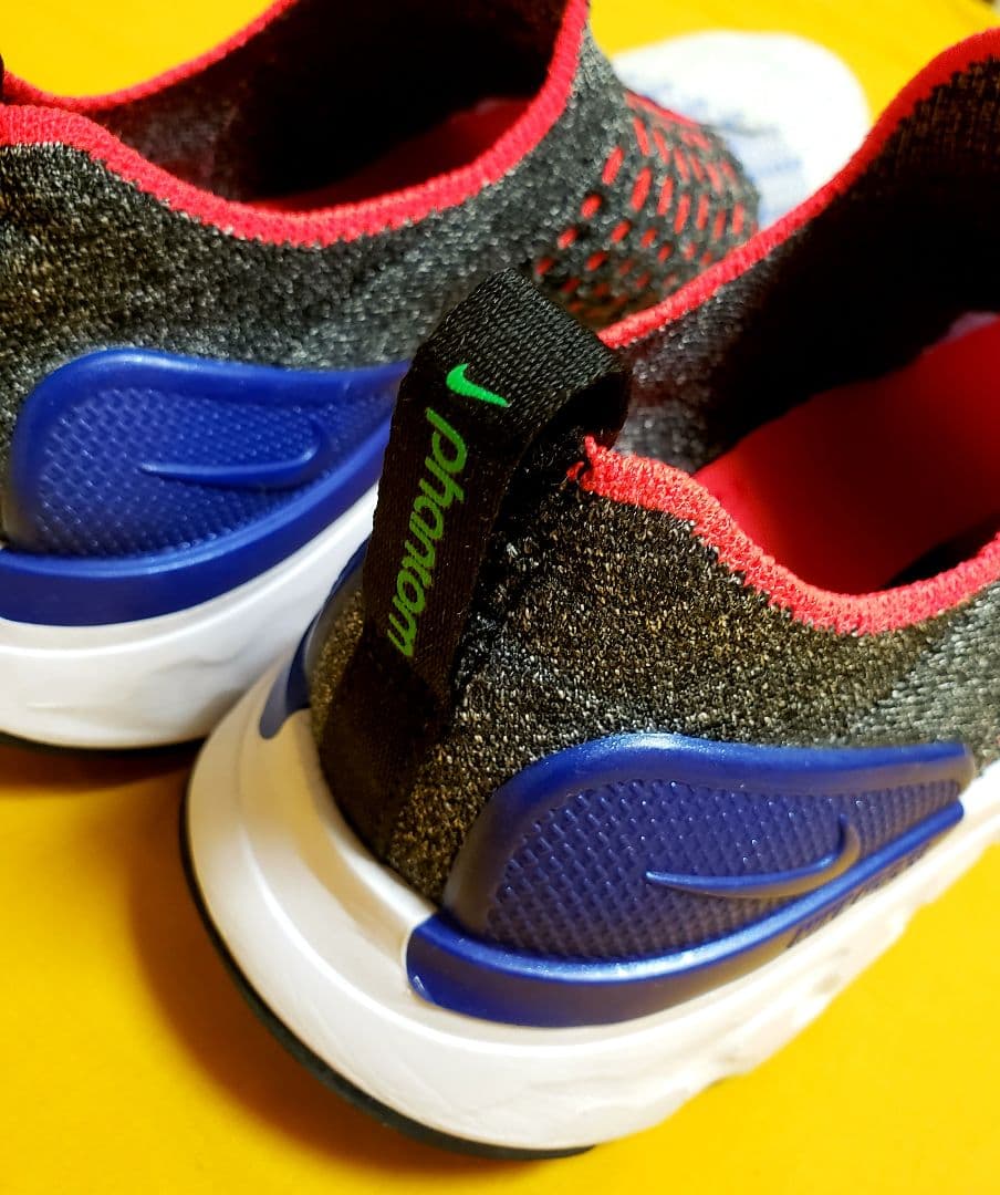 ナイキ NIKE エピックリアクトファントムフライニット　ランニングシューズ