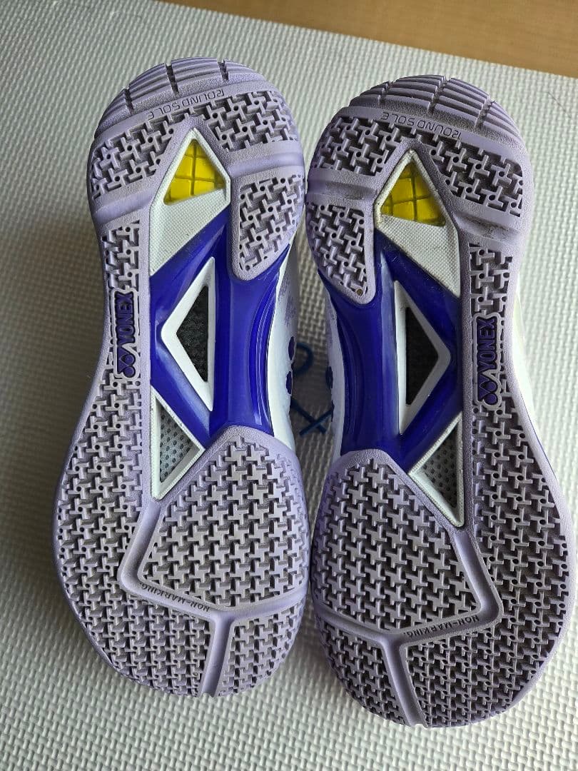 YONEX バドミントンシューズ 　エクリプションZ 　ラベンダー25.5