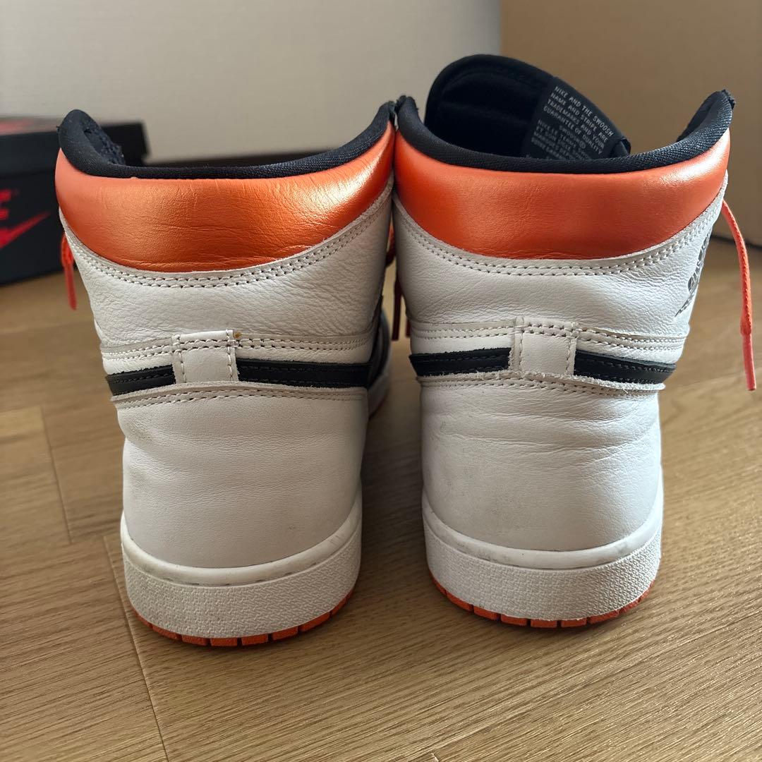 ナイキ エアジョーダン 1 レトロ ハイ OG Electro Orange